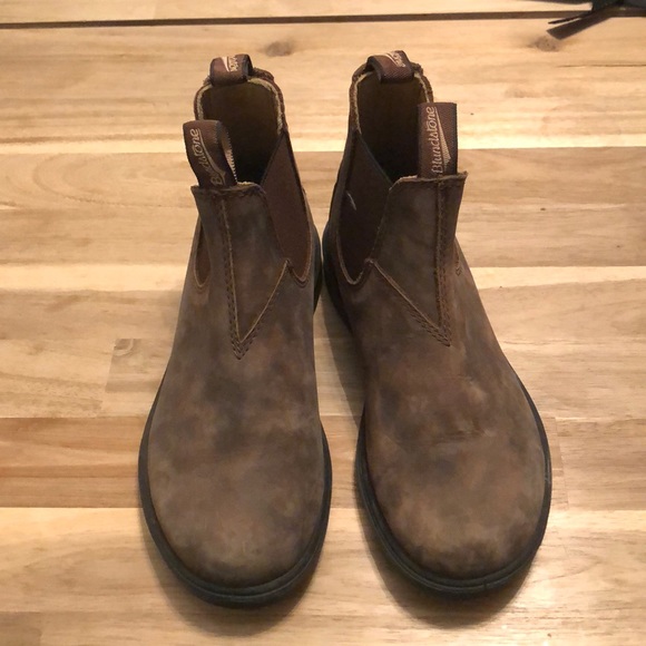 Blundstone Shoes - Tan Blundstones size 3, fits women’s 6-6.5